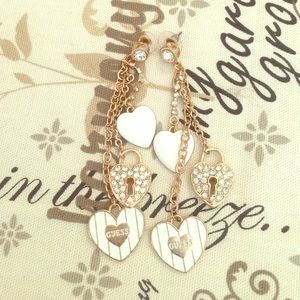 BOGO-💅🏽Cute! Brand New Guess heart earrings